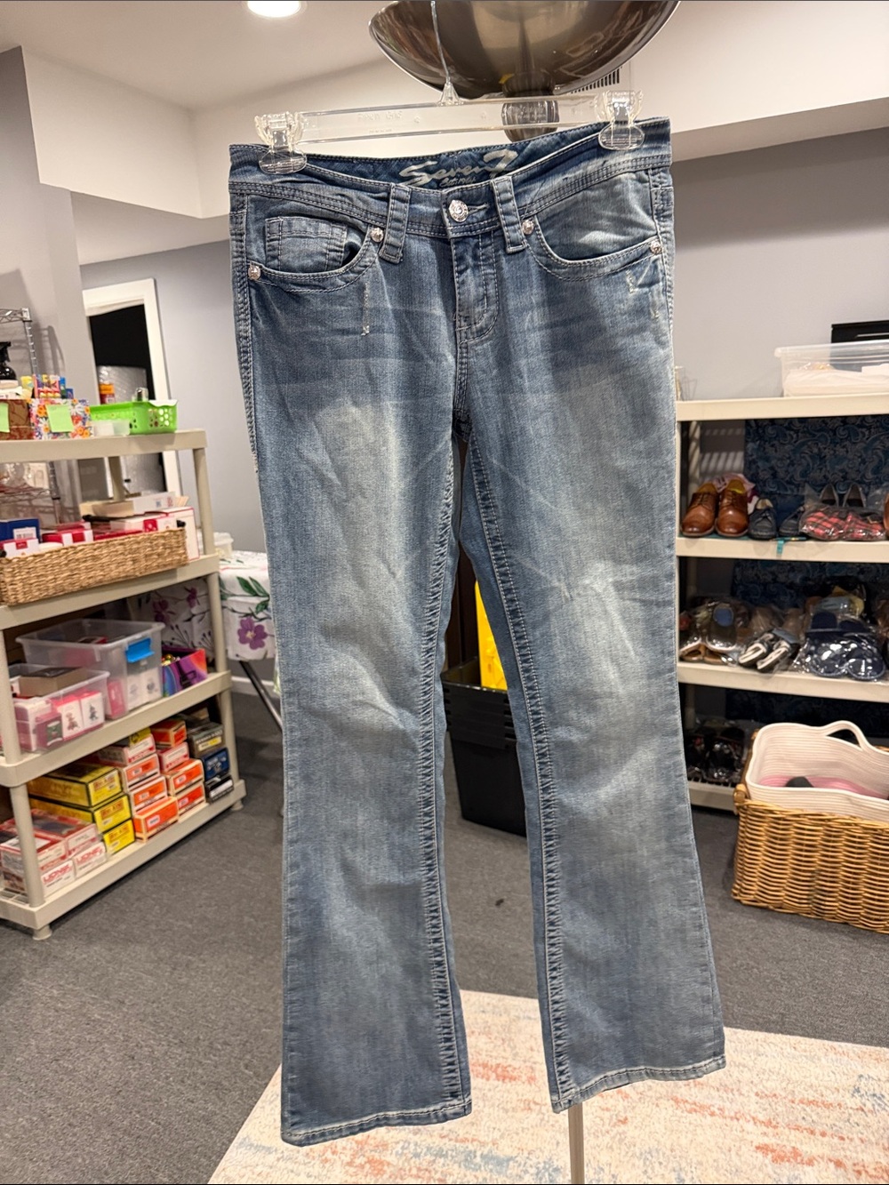 Seven 7 Low Rise Light Blue Bootcut Jeans Embellished Pockets Size 6 Y2K
